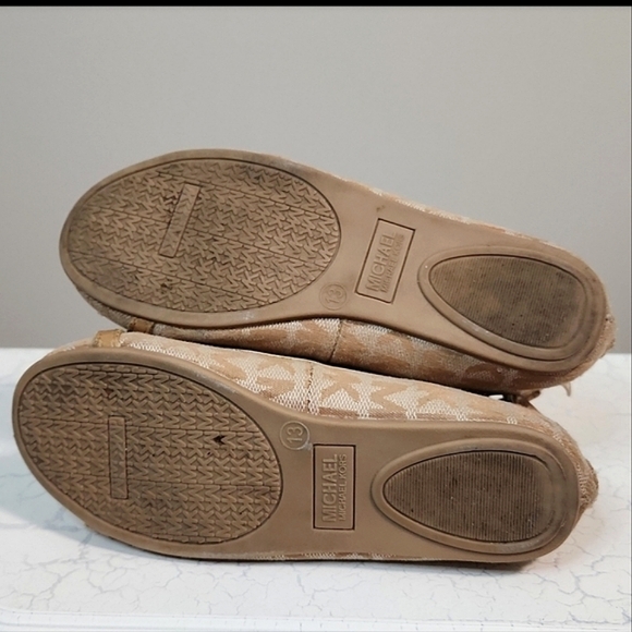 Michael Kors Monogram Girls Tan Ballet Flats W/ Ankle Strap, Size 13 ~ EUC - Picture 5 of 7